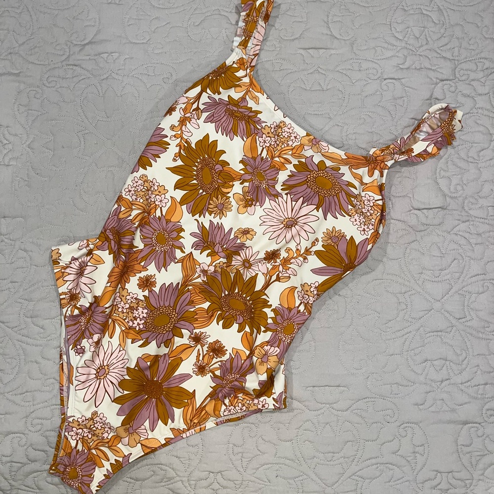 NWOT Floral one piece bathing suit open back size large